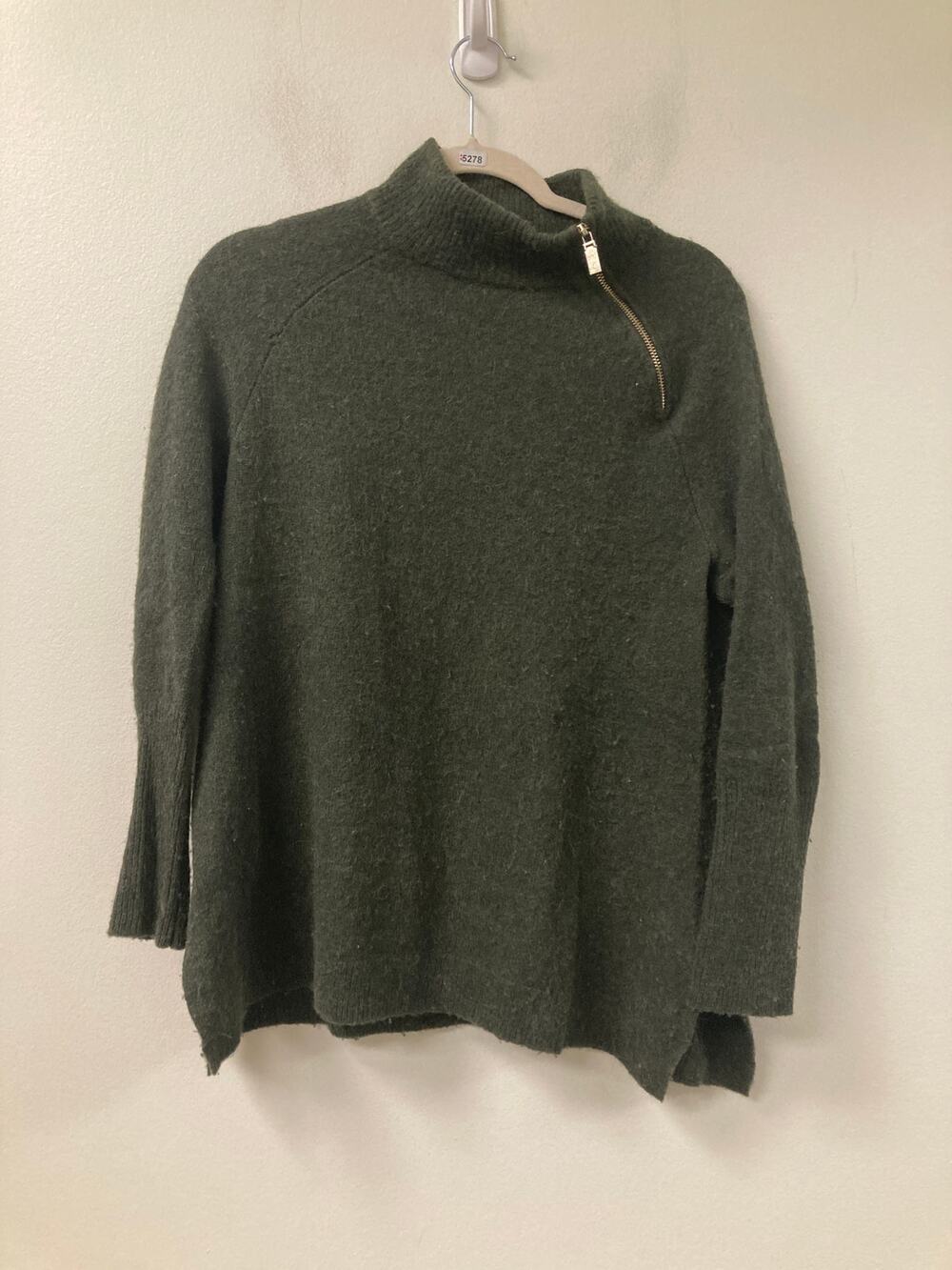 Vineyard Vines Green Long Sleeve Sweater with Zip Detailing Sz M